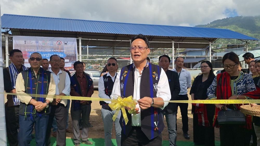 Er Y Lipongse Thongtsar, Director of Industries and Commerce, Government of Nagaland, inaugurates a stall at the Hathkargha Mela in Wokha on October 28. (Morung Photo)